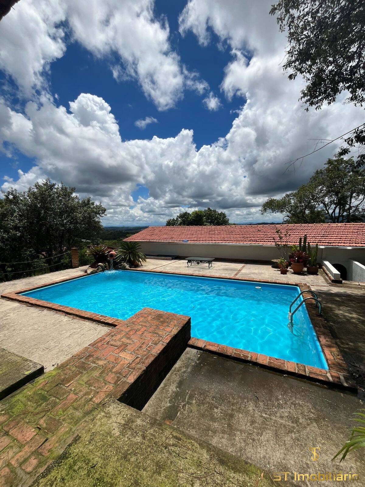 Chácara, 6 quartos, 2325 m² - Foto 1