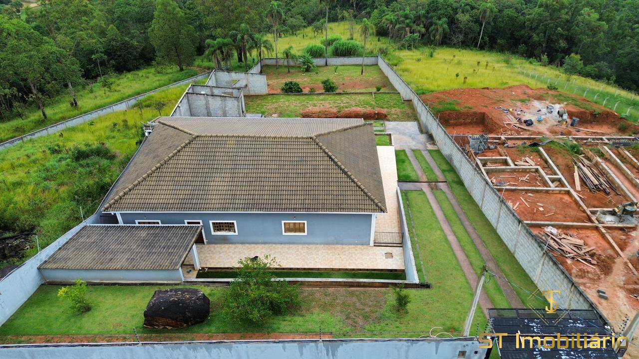 Chácara, 3 quartos, 2100 m² - Foto 1