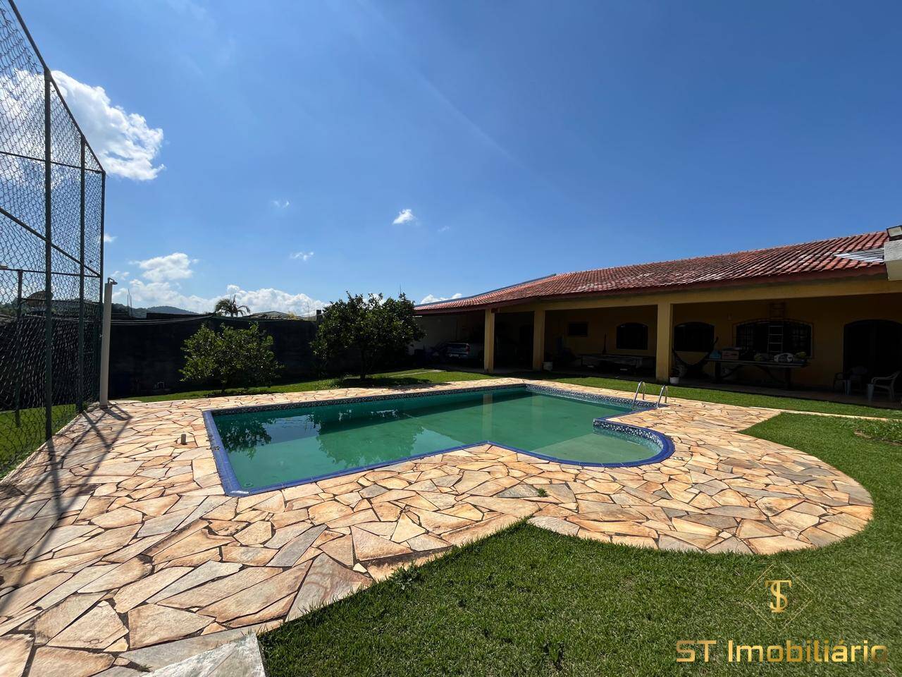 Sítio, 3 quartos, 807 m² - Foto 1