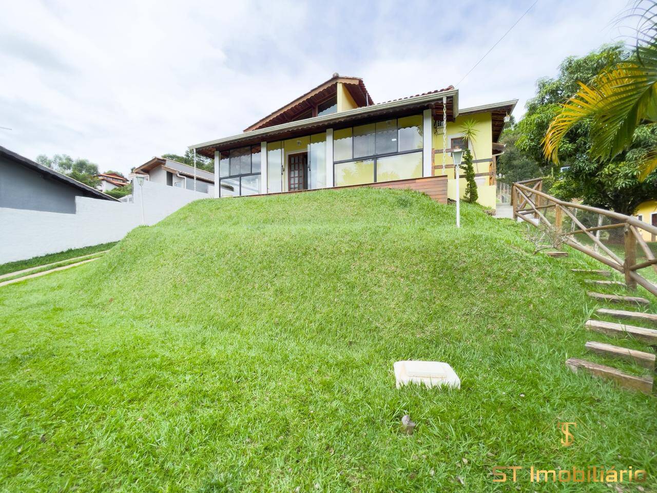 Sítio, 4 quartos, 1640 m² - Foto 1