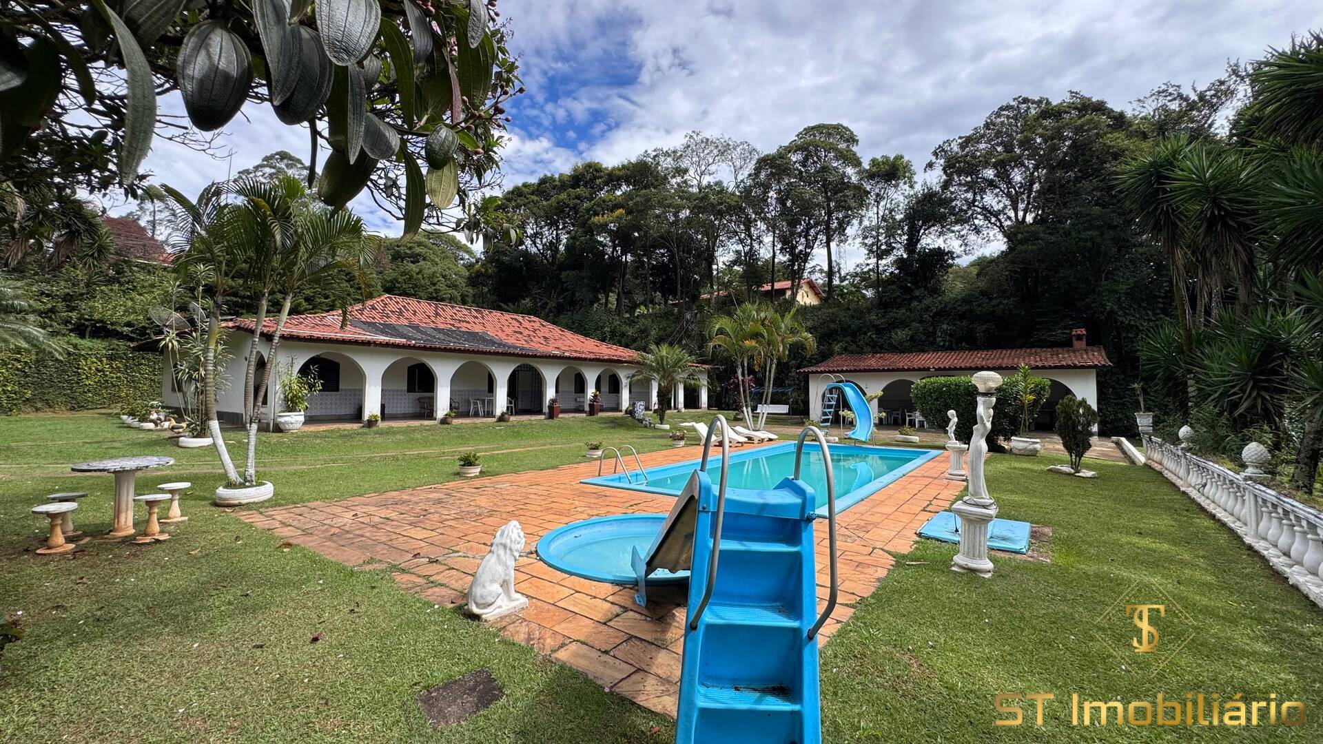 Sítio, 4 quartos, 2367 m² - Foto 1
