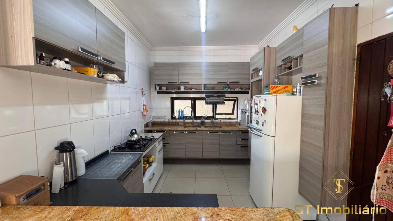 Chácara, 9 quartos, 1060 m² - Foto 12