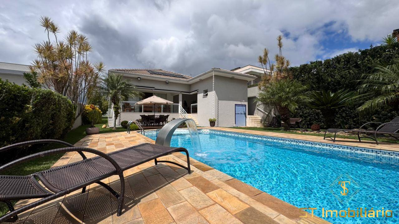 Casa, 3 quartos, 256 m² - Foto 1