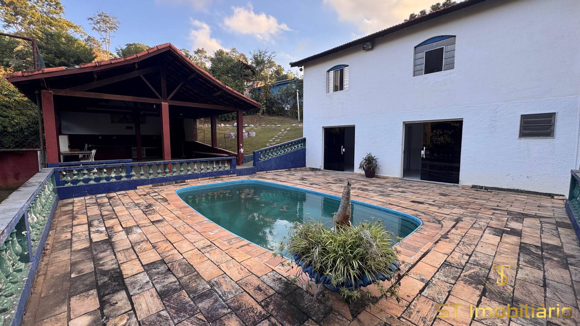 Sítio, 4 quartos, 1500 m² - Foto 1